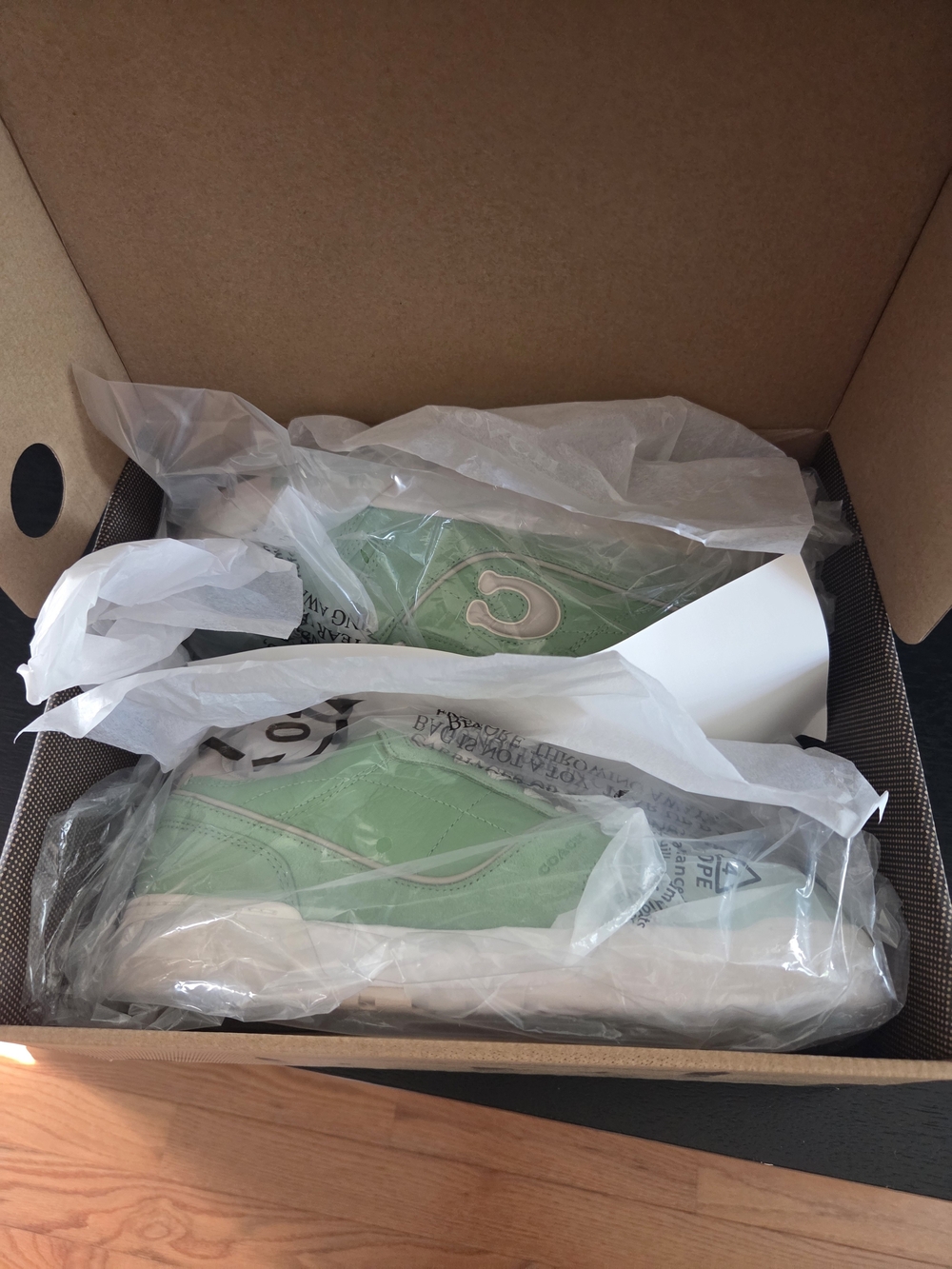 NWT Coach Soho Sneakers Vivid Green Suede Leather 9.5 Never Worn Discontinued - Picture 5 of 6